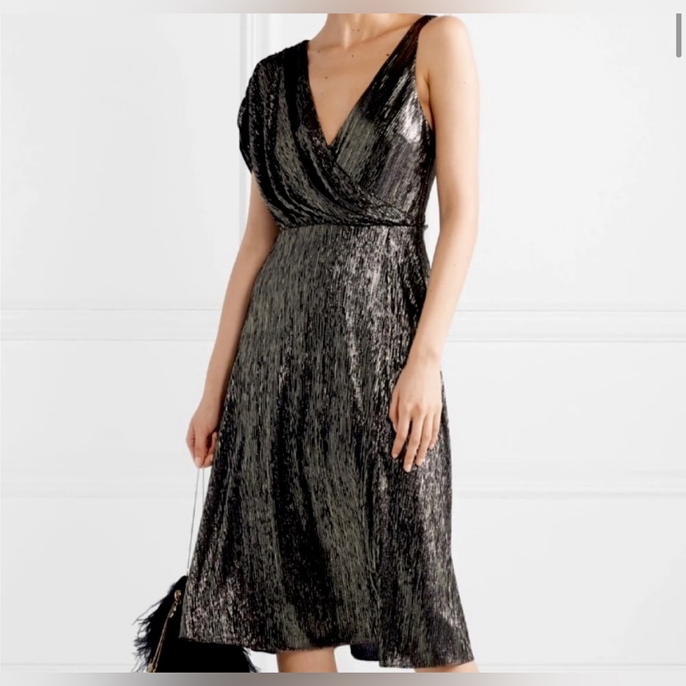 Alice & Olivia metallic drape front Roxy dress. Size 6. - Picture 4 of 9